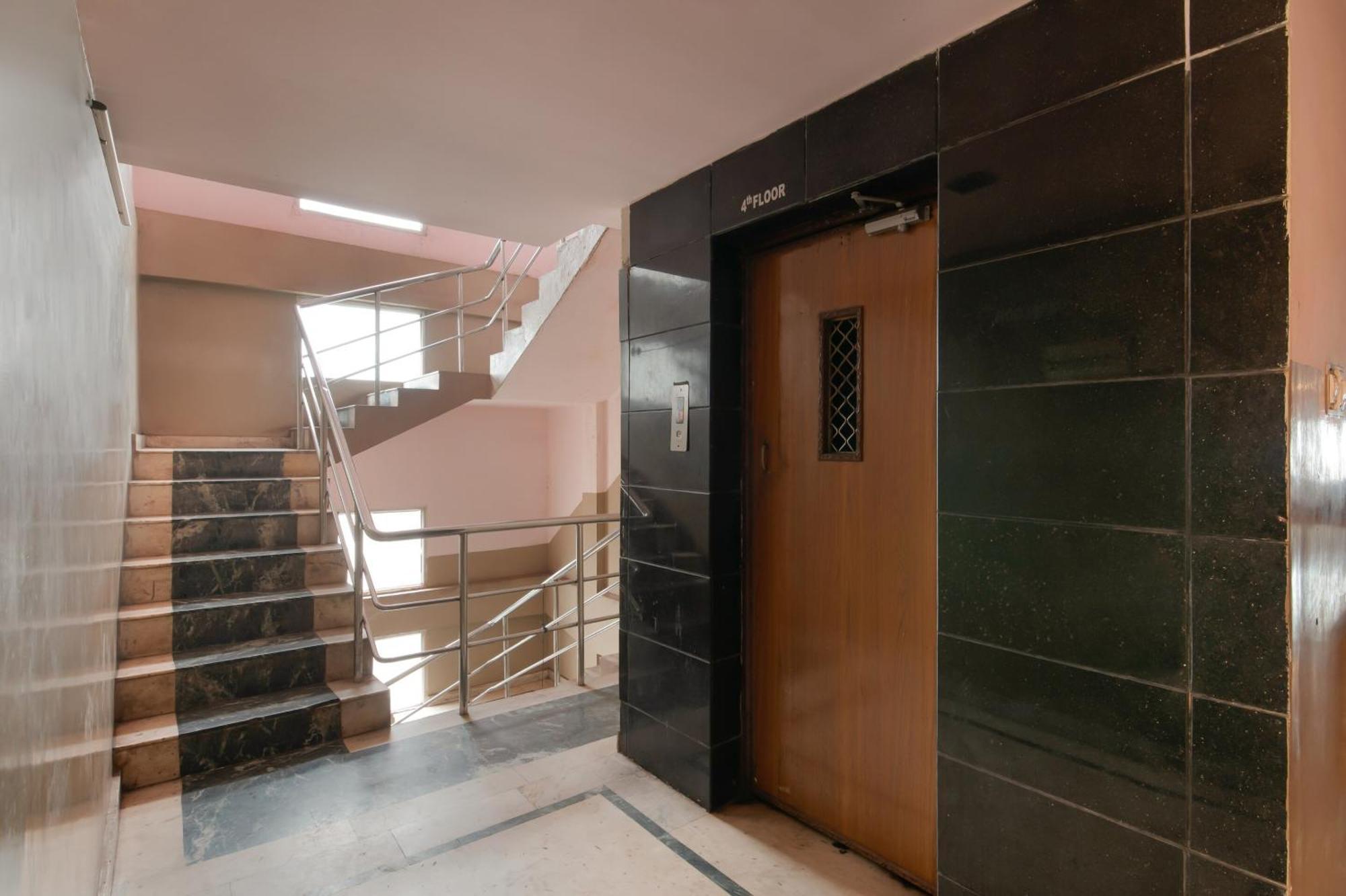 Spot On Hotel Manikanta Residency Visakhapatnam Eksteriør billede